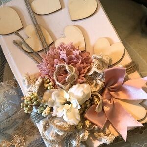 SALE🌸Adorable Book Stack🌸